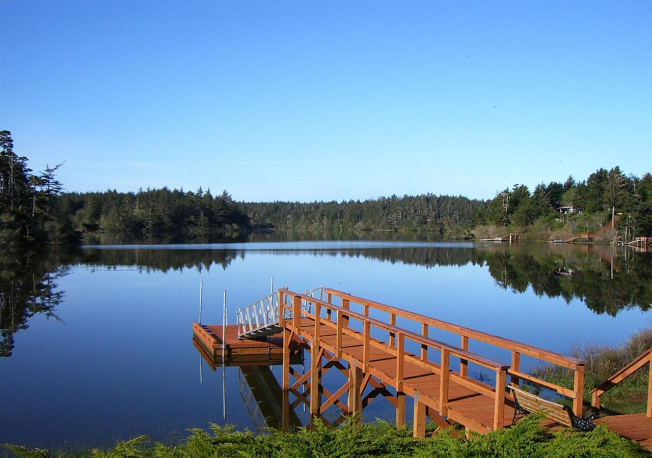 Apartment At Floras Lake Getaway Langlois Exterior foto